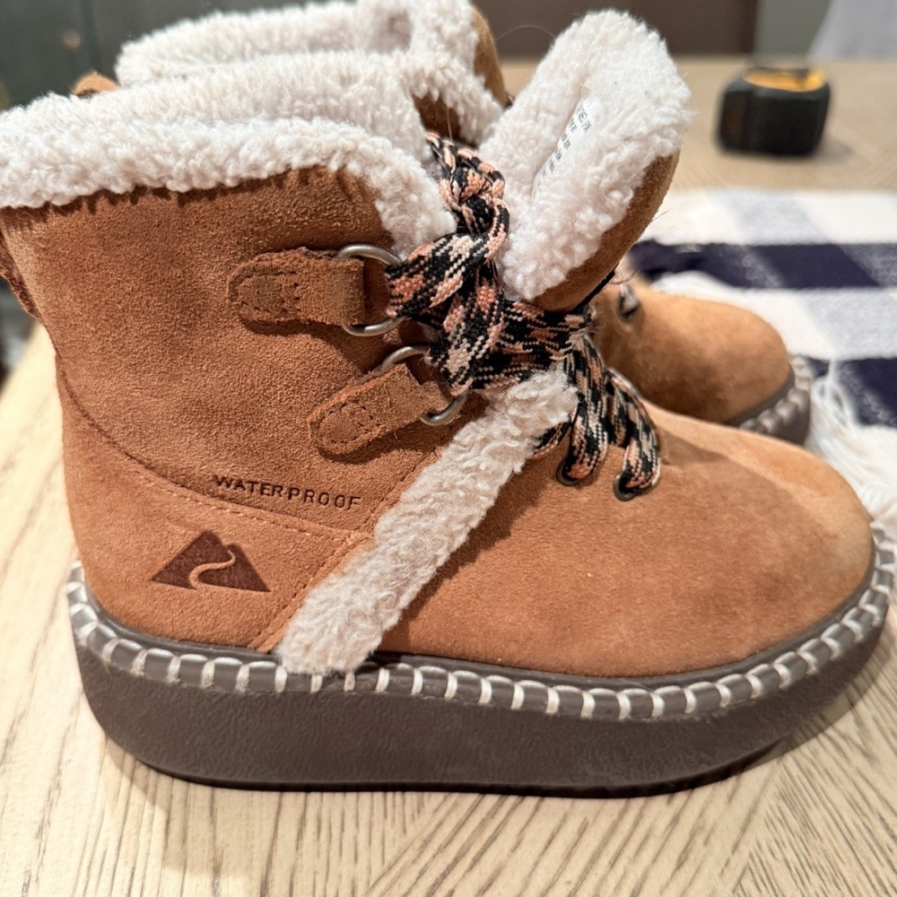 Ozark Trail kids  Brown Faux Fur Lined size 12